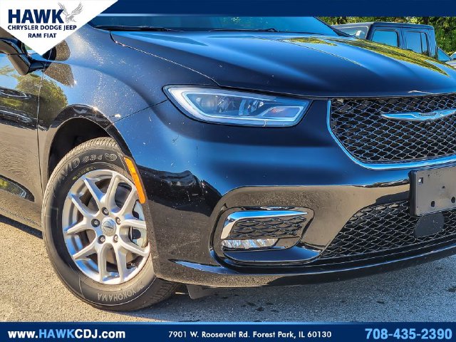 Used 2025 Chrysler Pacifica Select Minivan/Van