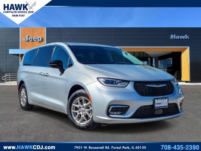 Used 2024 Chrysler Pacifica Touring L Minivan/Van