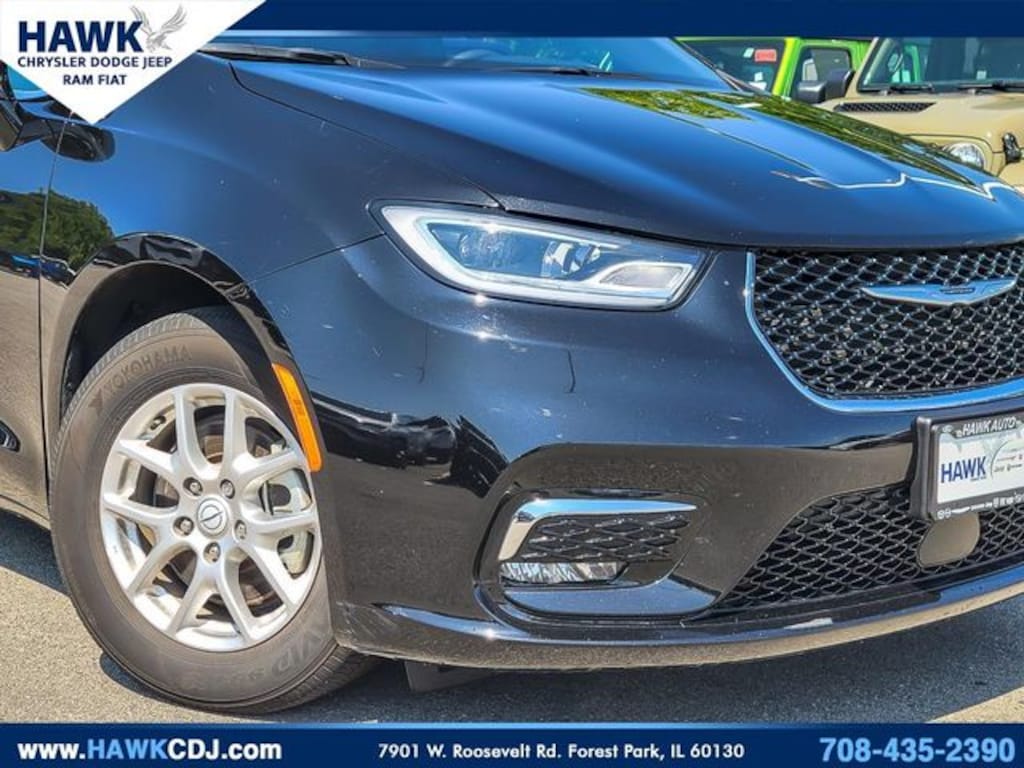 Used 2025 Chrysler Pacifica Select Minivan/Van