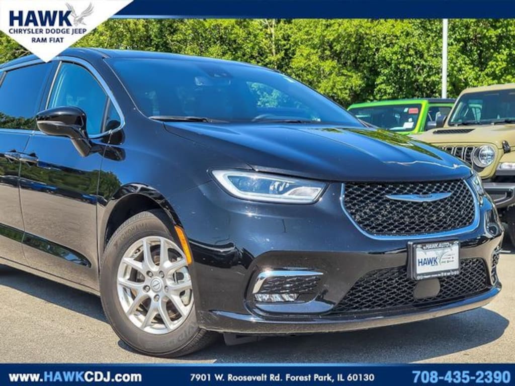 Used 2025 Chrysler Pacifica Select Minivan/Van