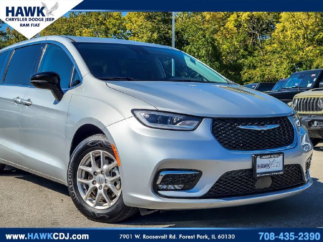 Used 2024 Chrysler Pacifica Touring L Minivan/Van