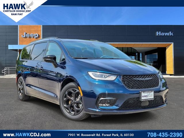 2024 Chrysler Pacifica PHEV