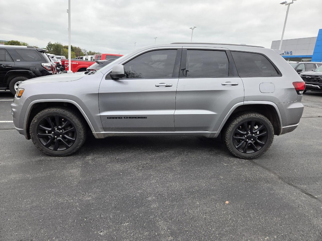 Used 2018 Jeep Grand Cherokee Altitude 4x4 SUV