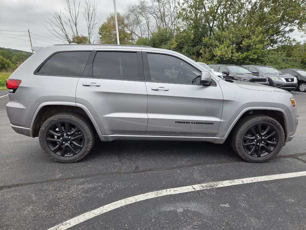 Used 2018 Jeep Grand Cherokee Altitude 4x4 SUV