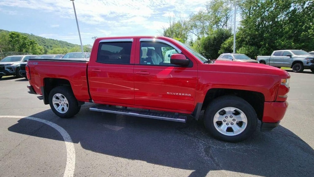 Used 2017 Chevrolet Silverado 1500 LT Truck