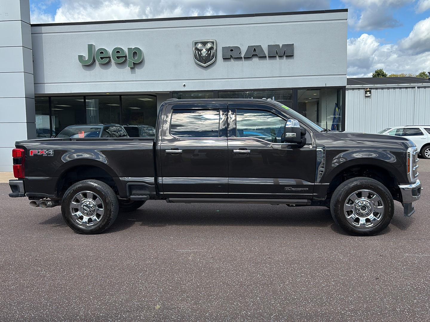 Used 2024 Ford Super Duty F-250 SRW Lariat Truck