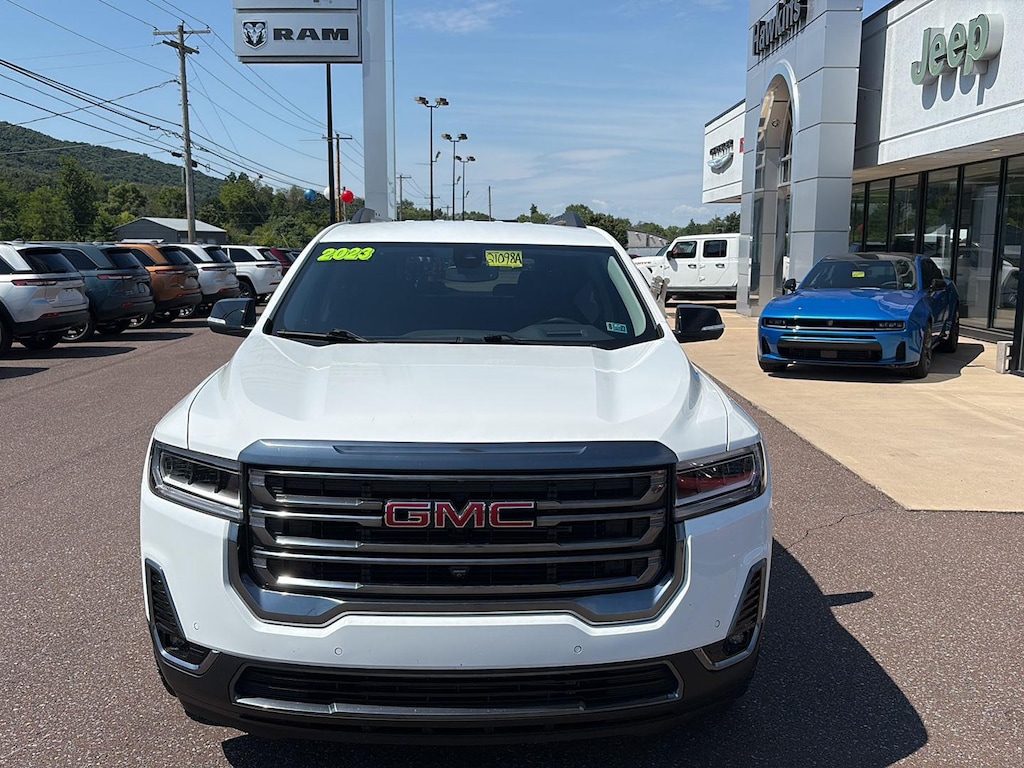 Used 2023 GMC Acadia AT4