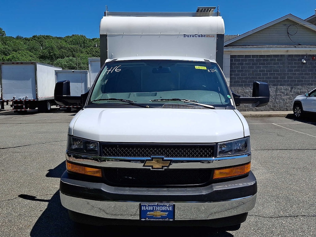 New 2026 Chevrolet Express Commercial Cutaway Van 139 Van 139