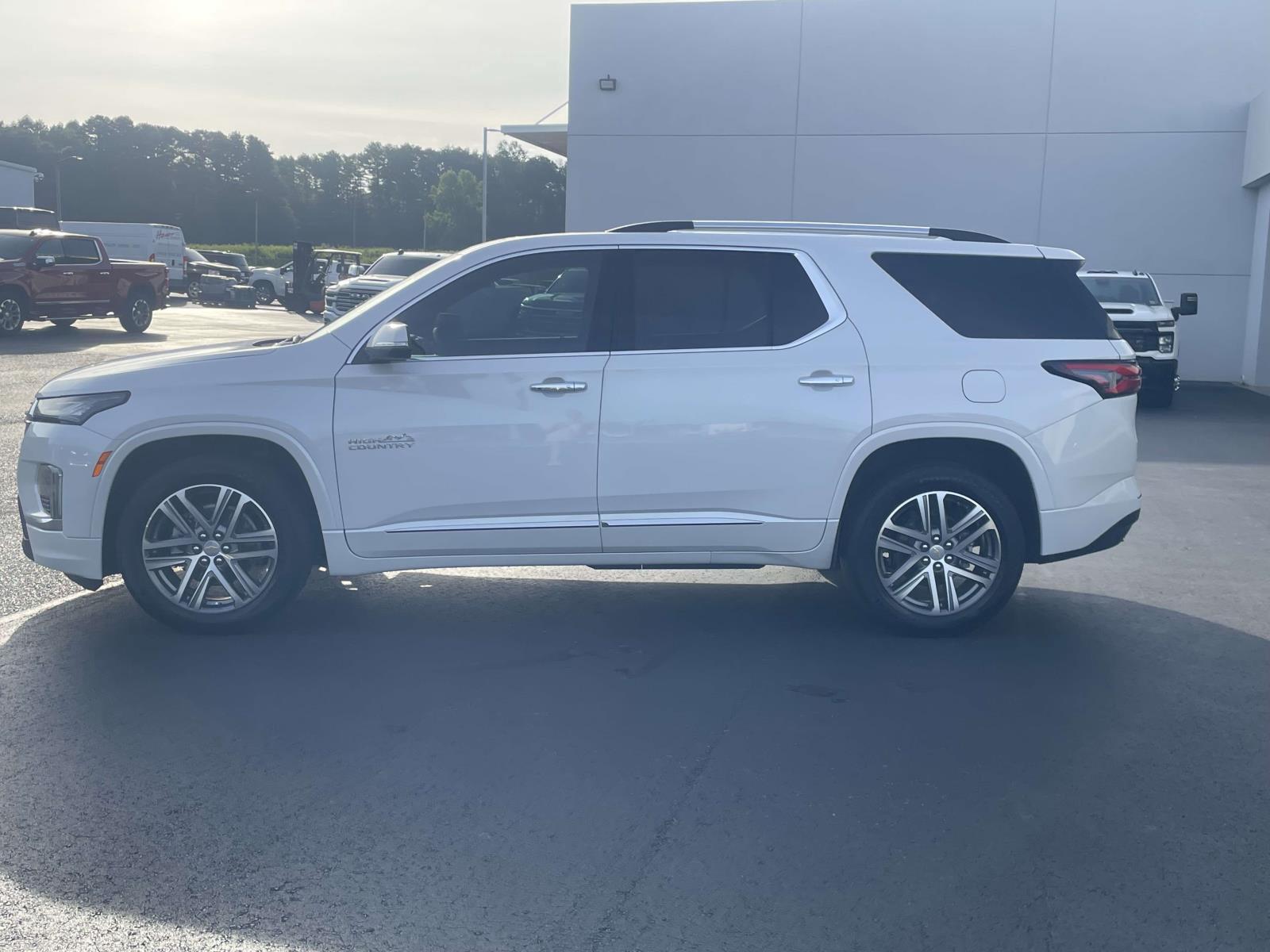 2023 Chevrolet Traverse High Country - Photo 8