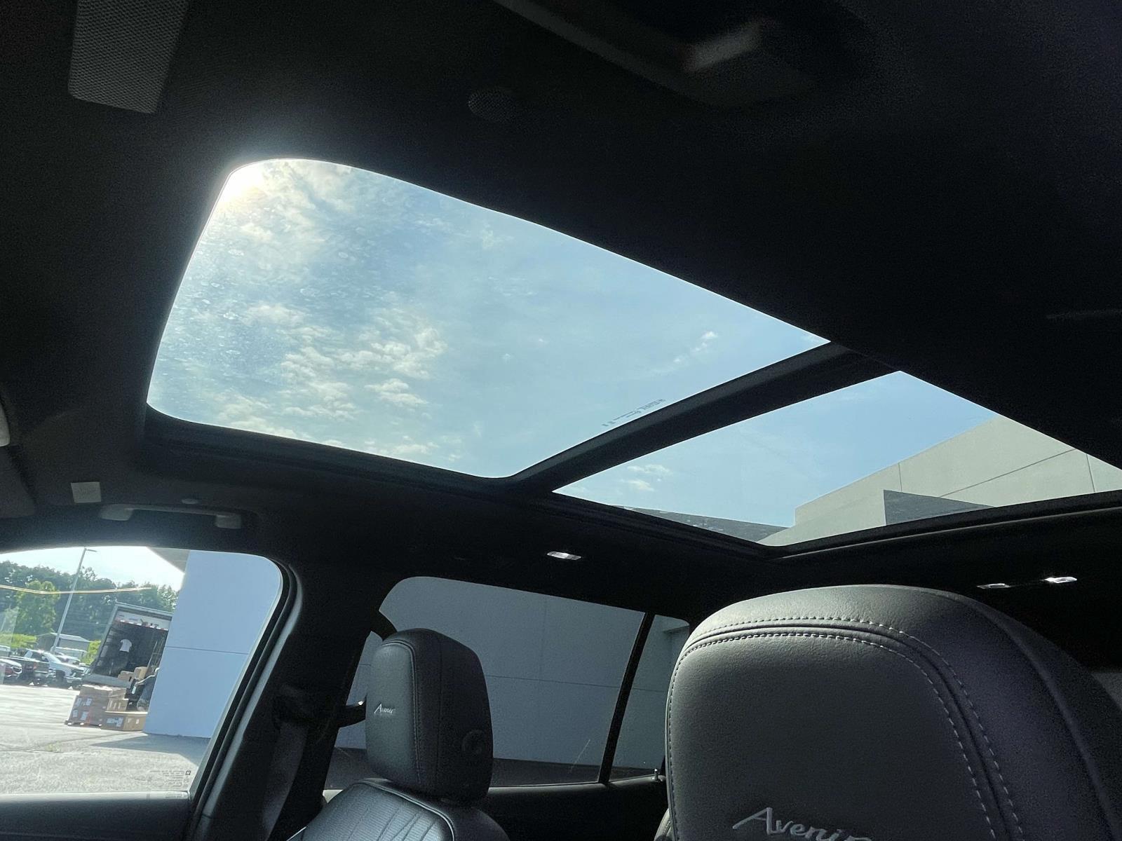 2025 Buick Enclave Avenir - Photo 18