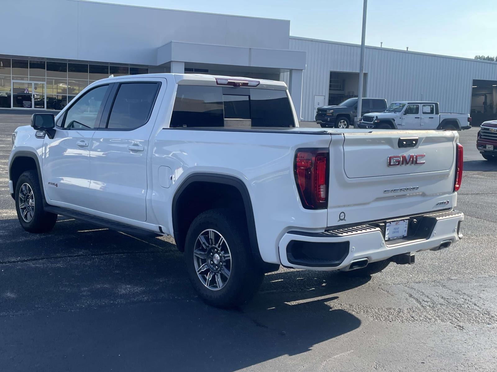 2024 GMC Sierra 1500 AT4 - Photo 6