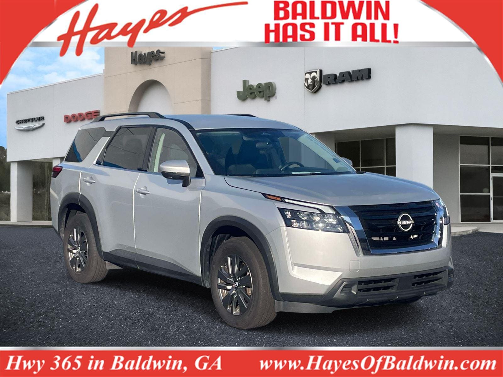 2025 Nissan Pathfinder SV