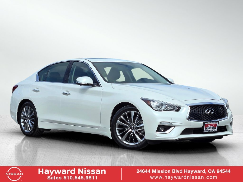 2023 INFINITI Q50 LUXE