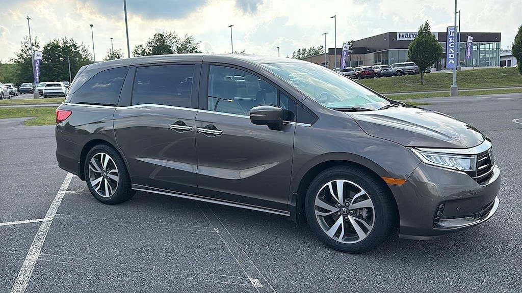 Used 2023 Honda Odyssey Touring Van