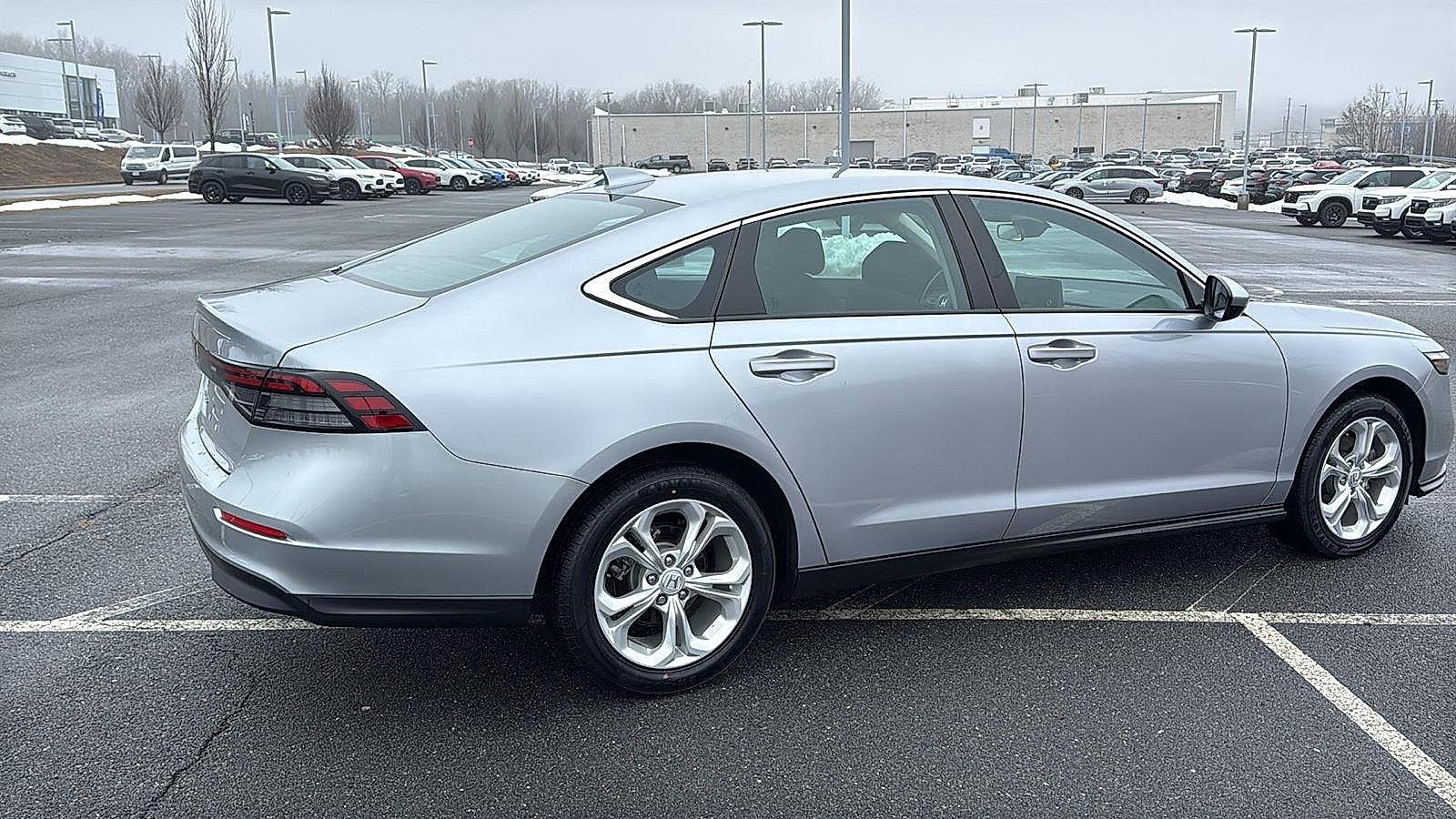 2023 Honda Accord LX - Photo 5