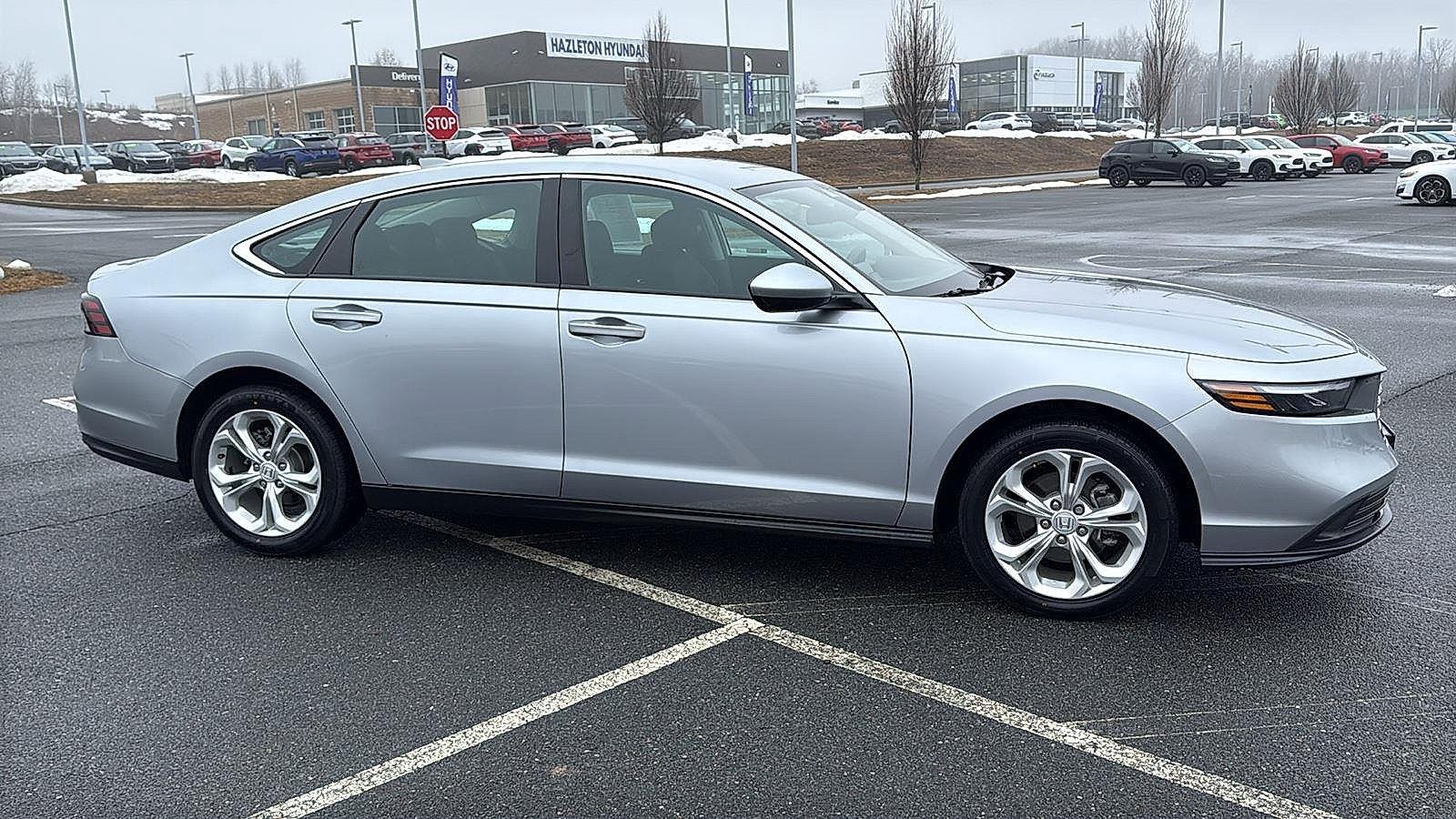 2023 Honda Accord LX - Photo 3