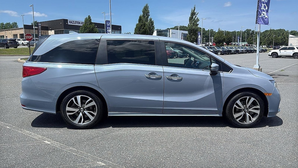 Used 2023 Honda Odyssey Touring Van