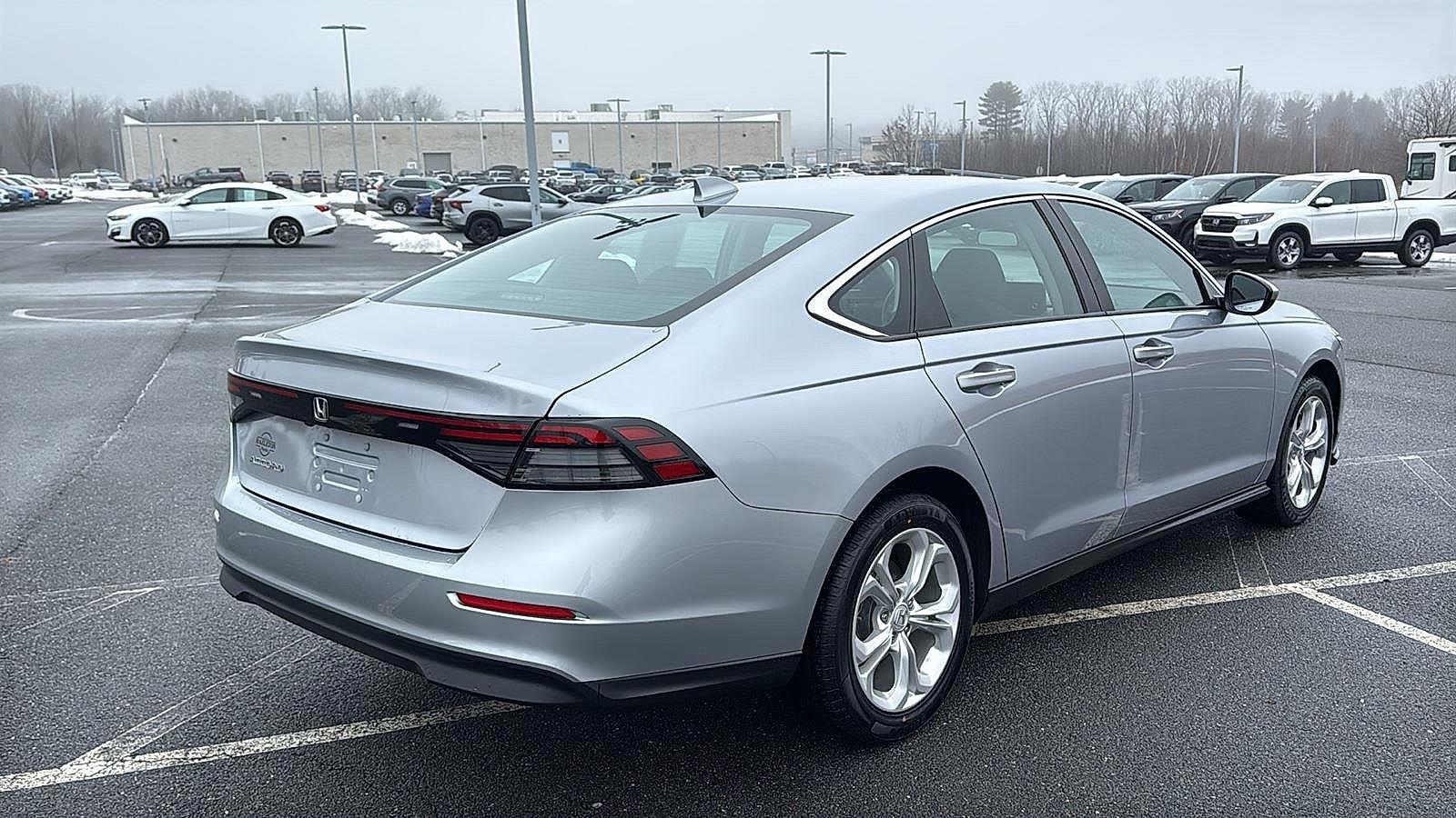 2023 Honda Accord LX - Photo 6