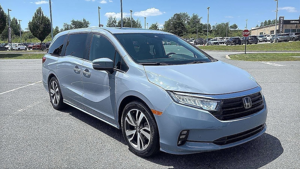 Used 2023 Honda Odyssey Touring Van