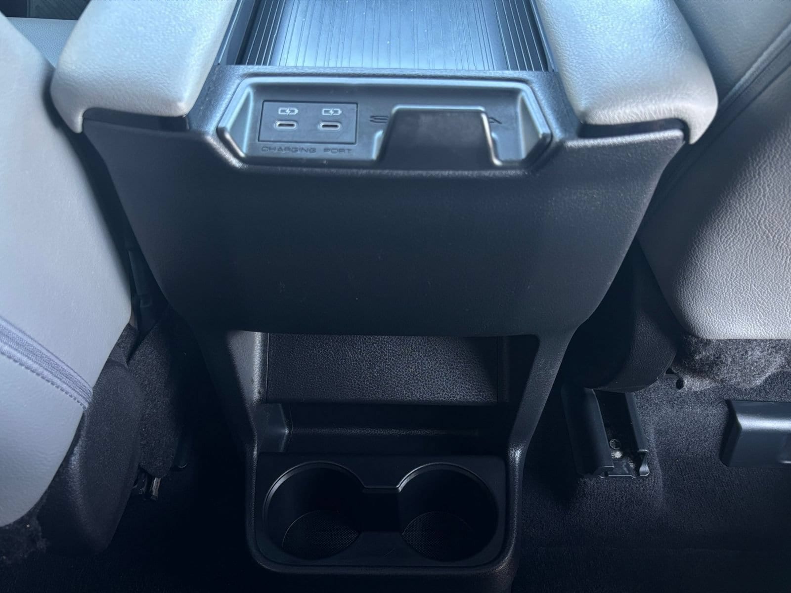 Thumbnail: 2025 Toyota Sienna - 25