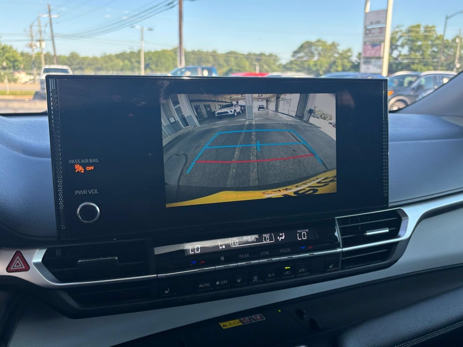 Thumbnail: 2025 Toyota Sienna - 26
