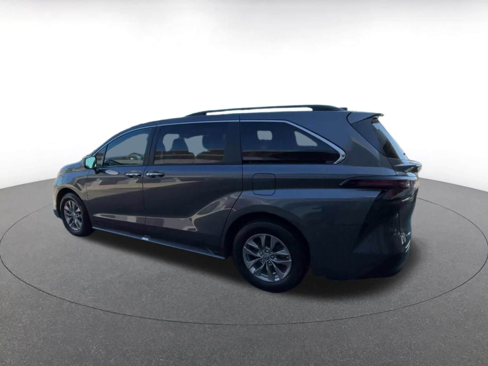 Thumbnail: 2025 Toyota Sienna - 10