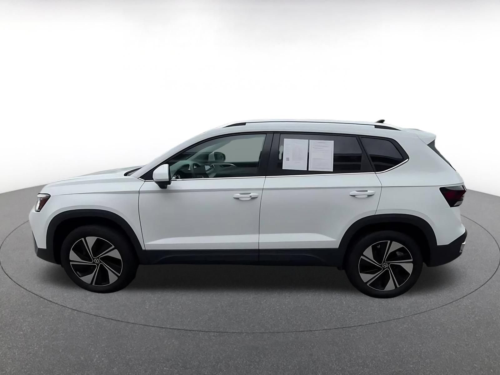 Thumbnail: 2025 Volkswagen Taos - 8