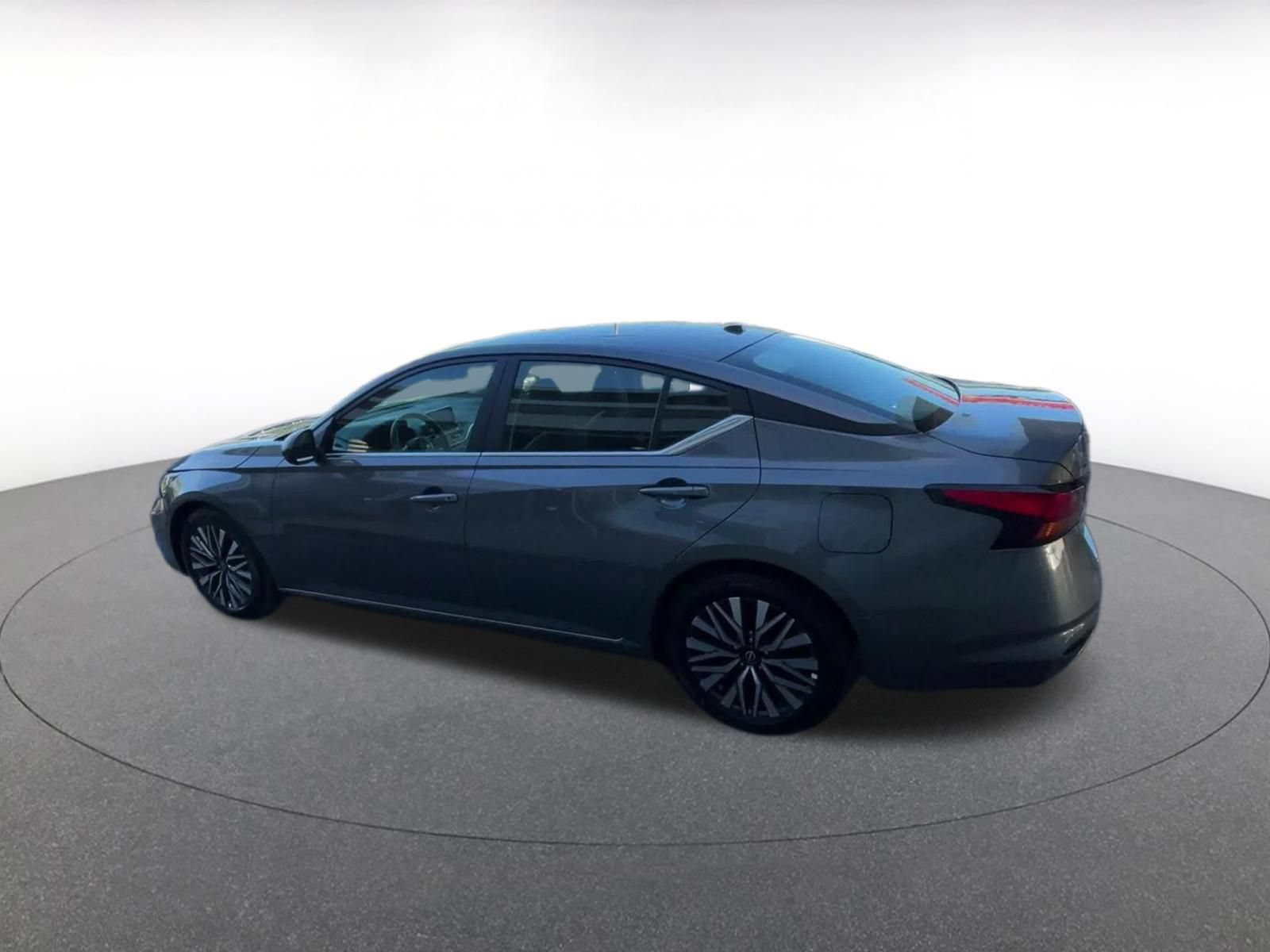 Thumbnail: 2026 Nissan Altima - 9