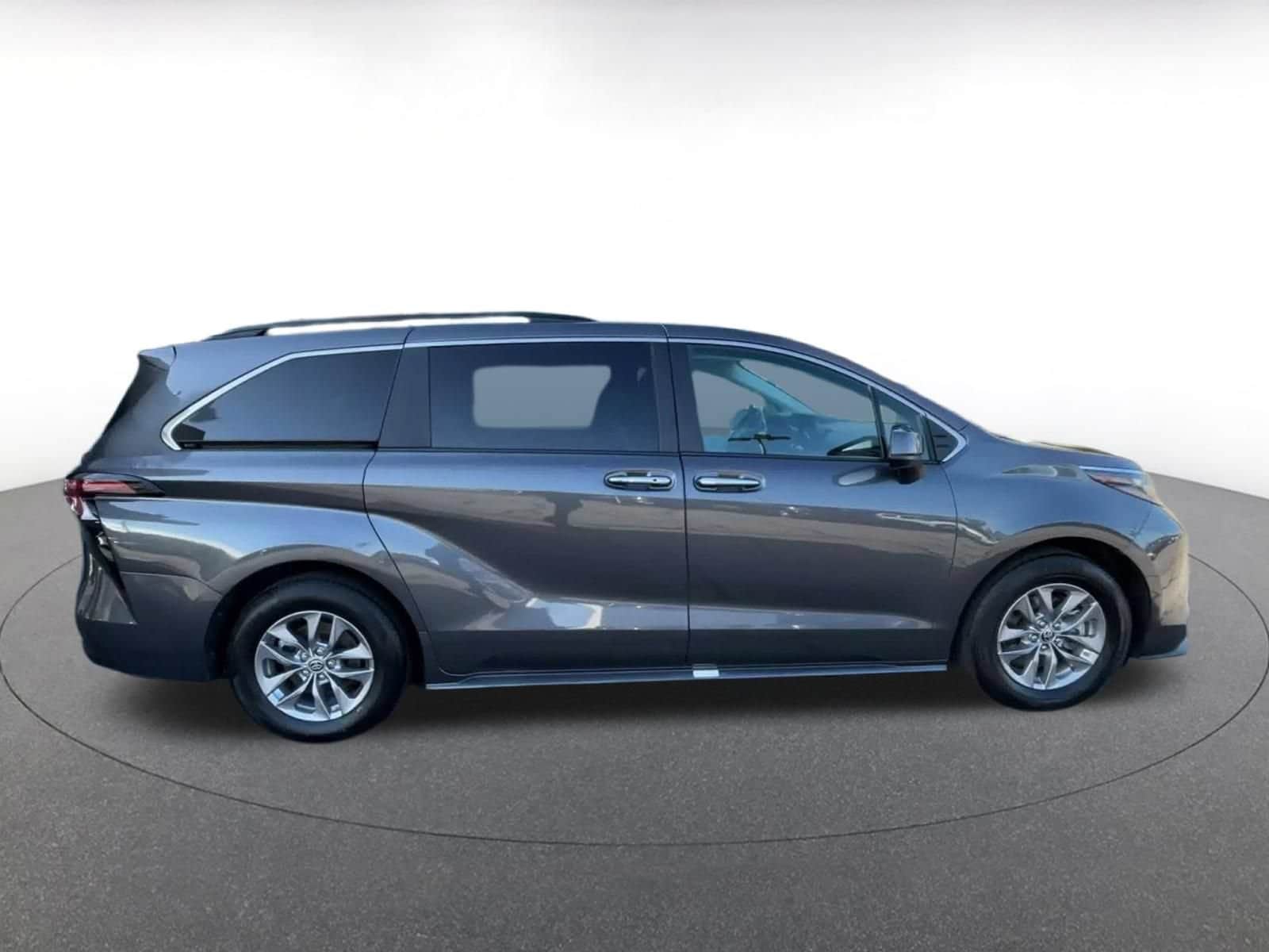 Thumbnail: 2025 Toyota Sienna - 15
