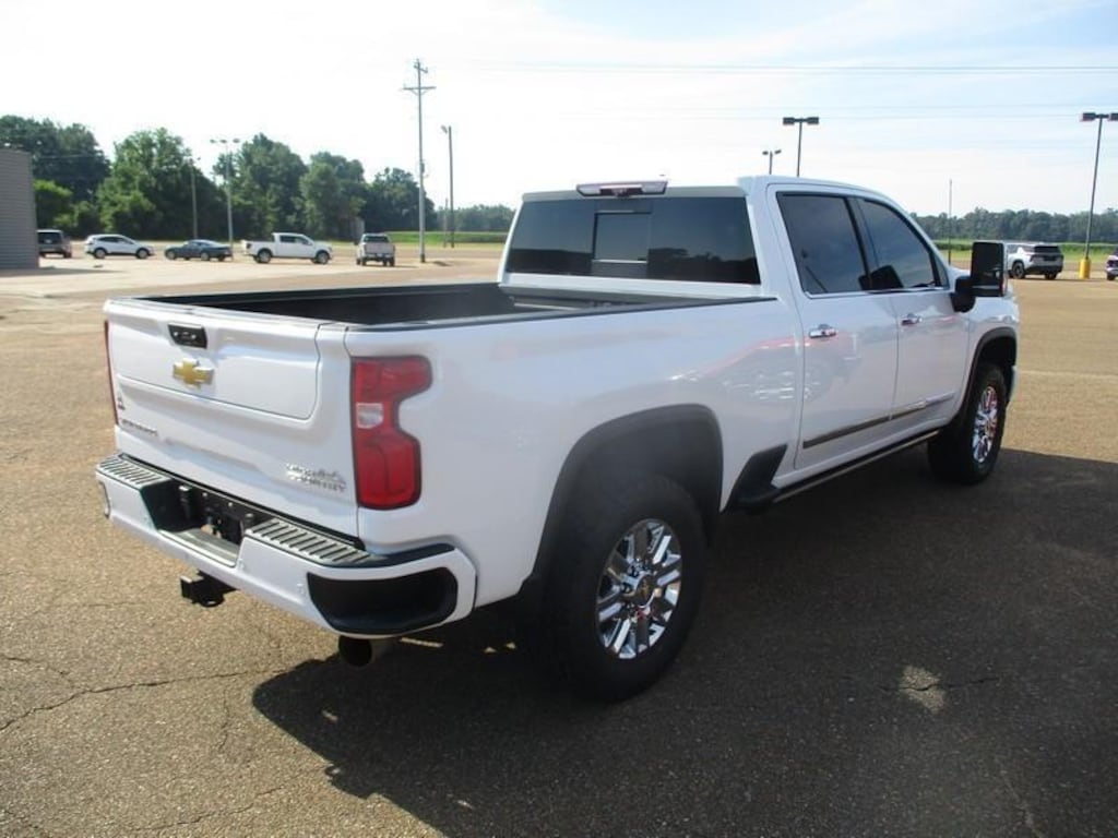 Used 2024 Chevrolet Silverado 2500HD High Country Crew Cab Short Box 4WD Truck Crew Cab