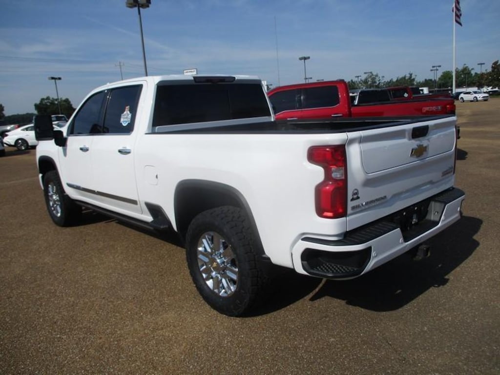 Used 2024 Chevrolet Silverado 2500HD High Country Crew Cab Short Box 4WD Truck Crew Cab