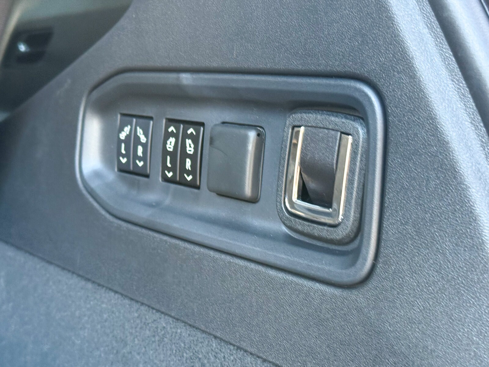 2027 Cadillac VISTIQ Sport - Photo 37