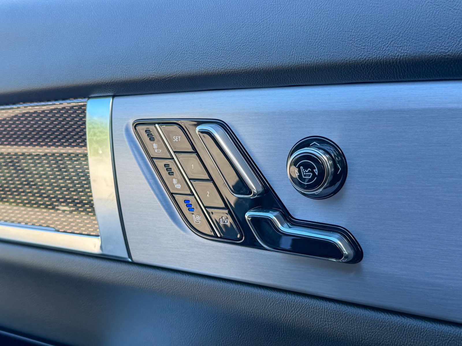 2027 Cadillac VISTIQ Sport - Photo 18