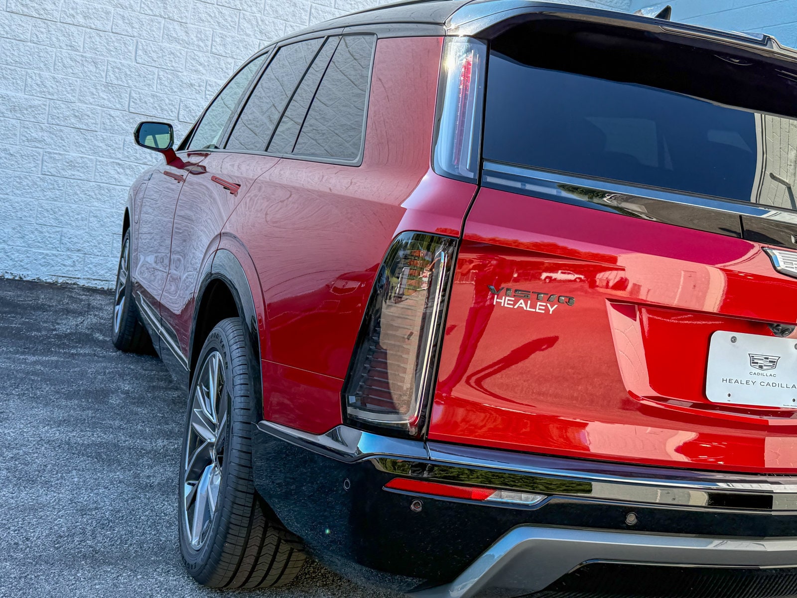 2027 Cadillac VISTIQ Sport - Photo 11