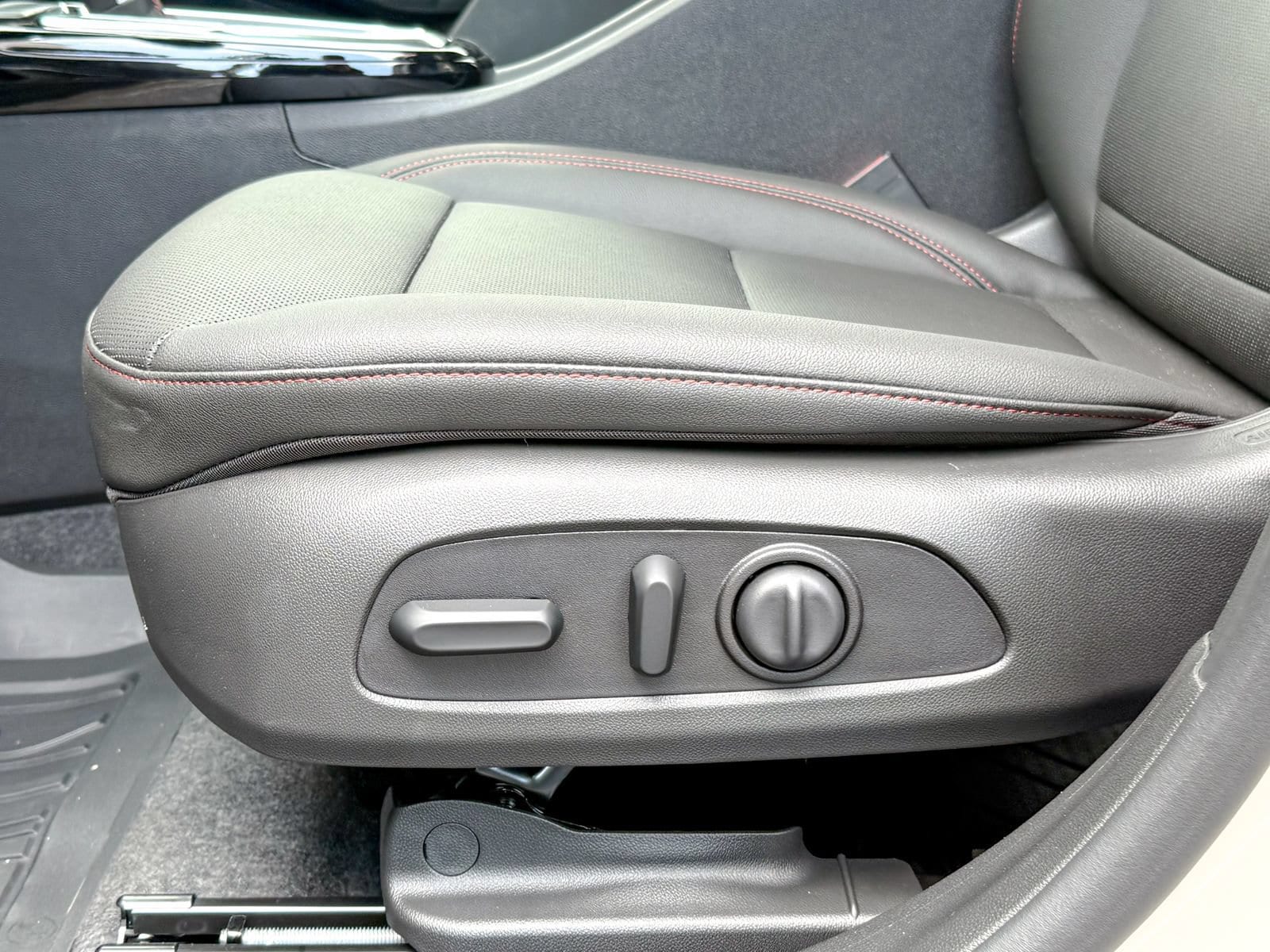 2026 Chevrolet Trax RS - Photo 17