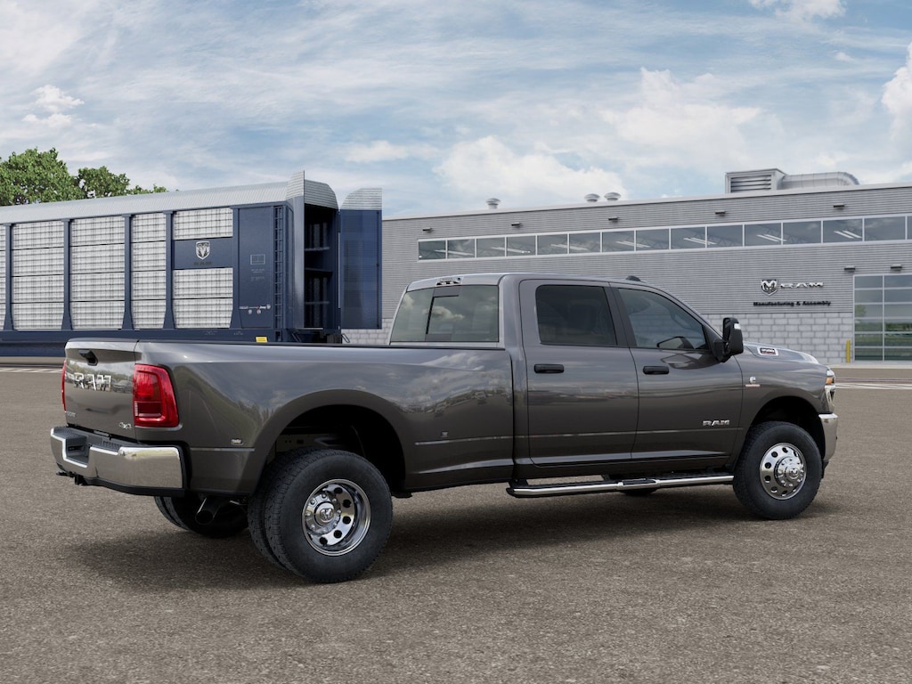 New 2026 Ram 3500 BIG HORN CREW CAB 4X4 8' BOX Pickup