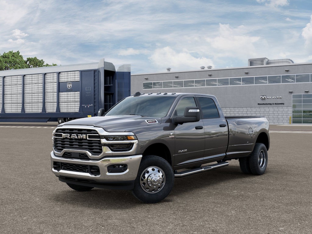 New 2026 Ram 3500 BIG HORN CREW CAB 4X4 8' BOX Pickup
