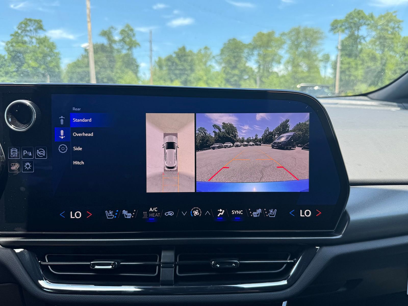 2025 Chevrolet Equinox EV RS - Photo 31