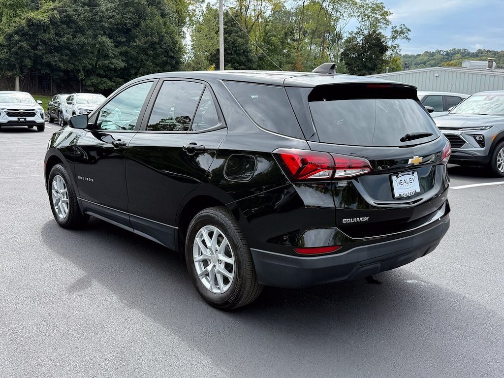 Used 2023 Chevrolet Equinox LS SUV