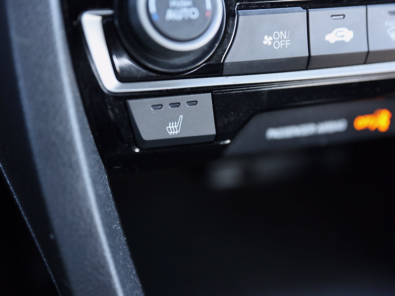 2018 Honda Civic Hatchback EX-L - Photo 23
