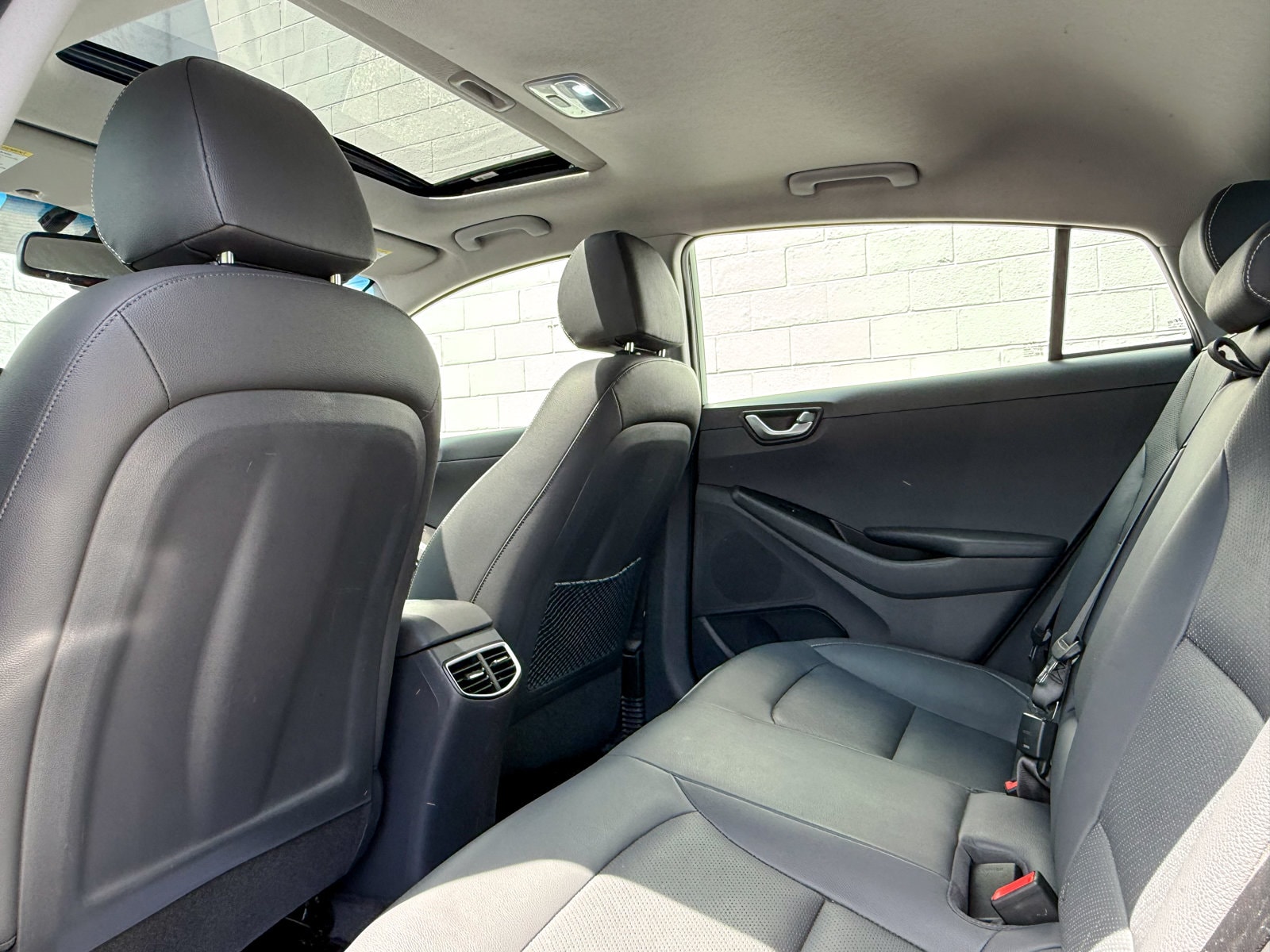 2019 Hyundai Ioniq Limited - Photo 40