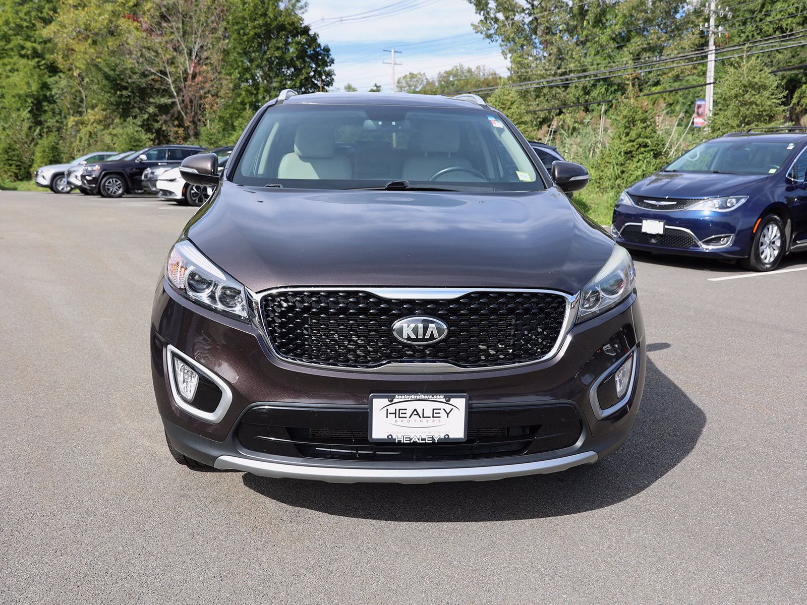 Used 2017 Kia Sorento EX with VIN 5XYPHDA52HG248037 for sale in Fishkill, NY