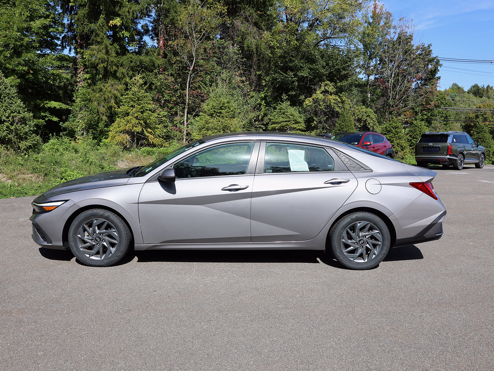 2024 Hyundai Elantra Blue - Photo 8