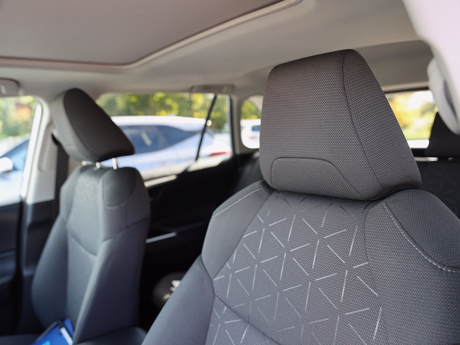 2024 Toyota RAV4 XLE - Photo 21