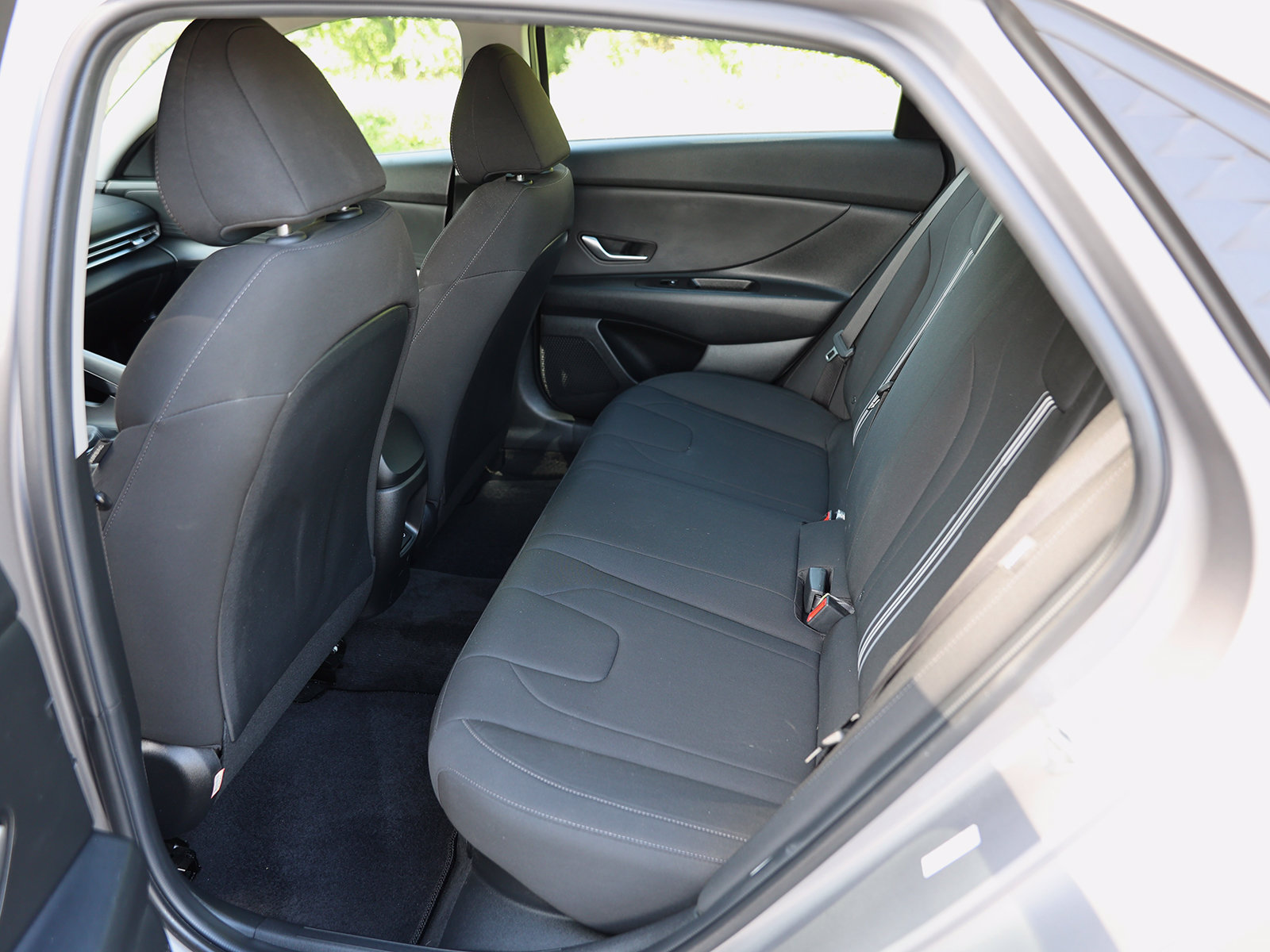2024 Hyundai Elantra Blue - Photo 18