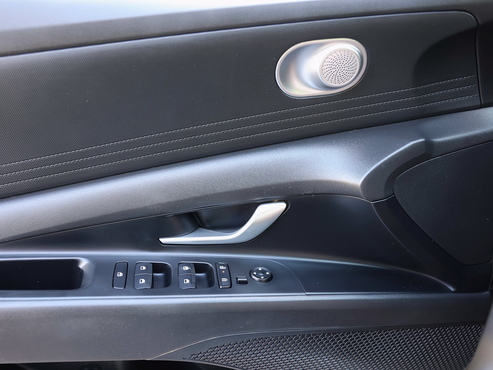 2024 Hyundai Elantra Blue - Photo 33