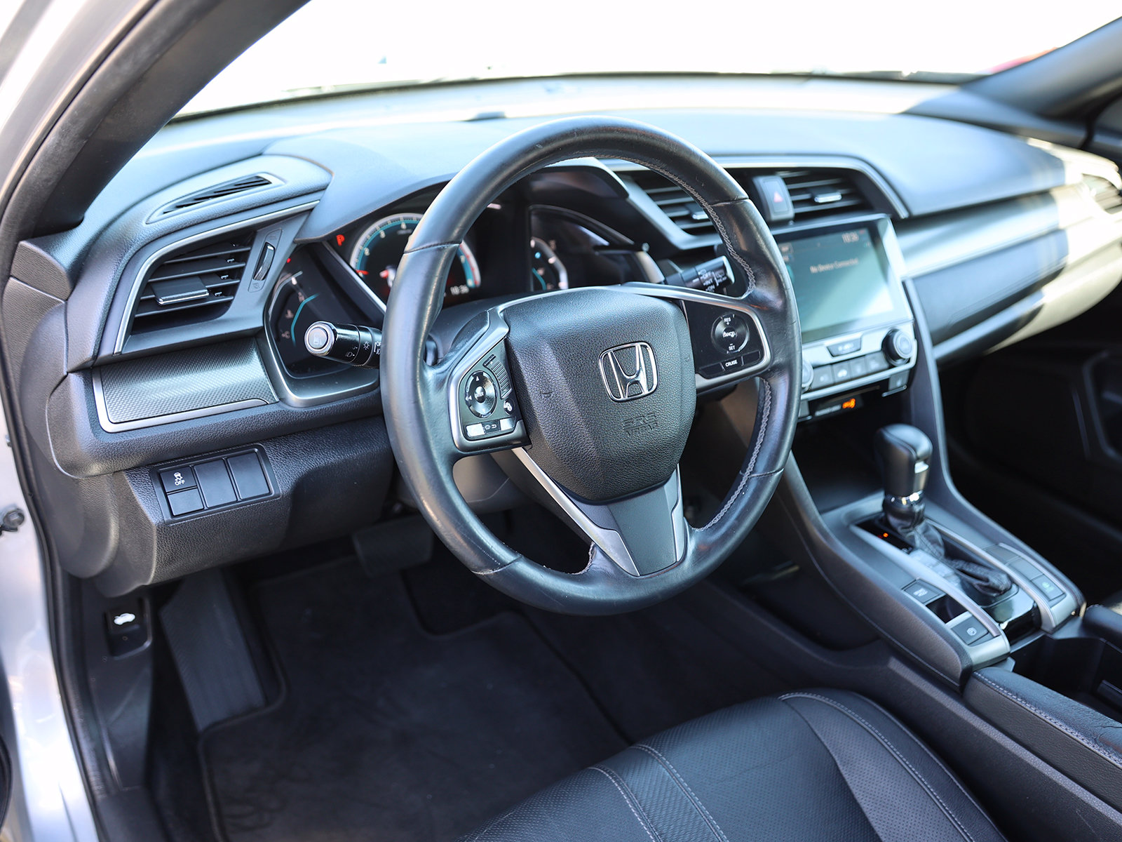 2018 Honda Civic Hatchback EX-L - Photo 14