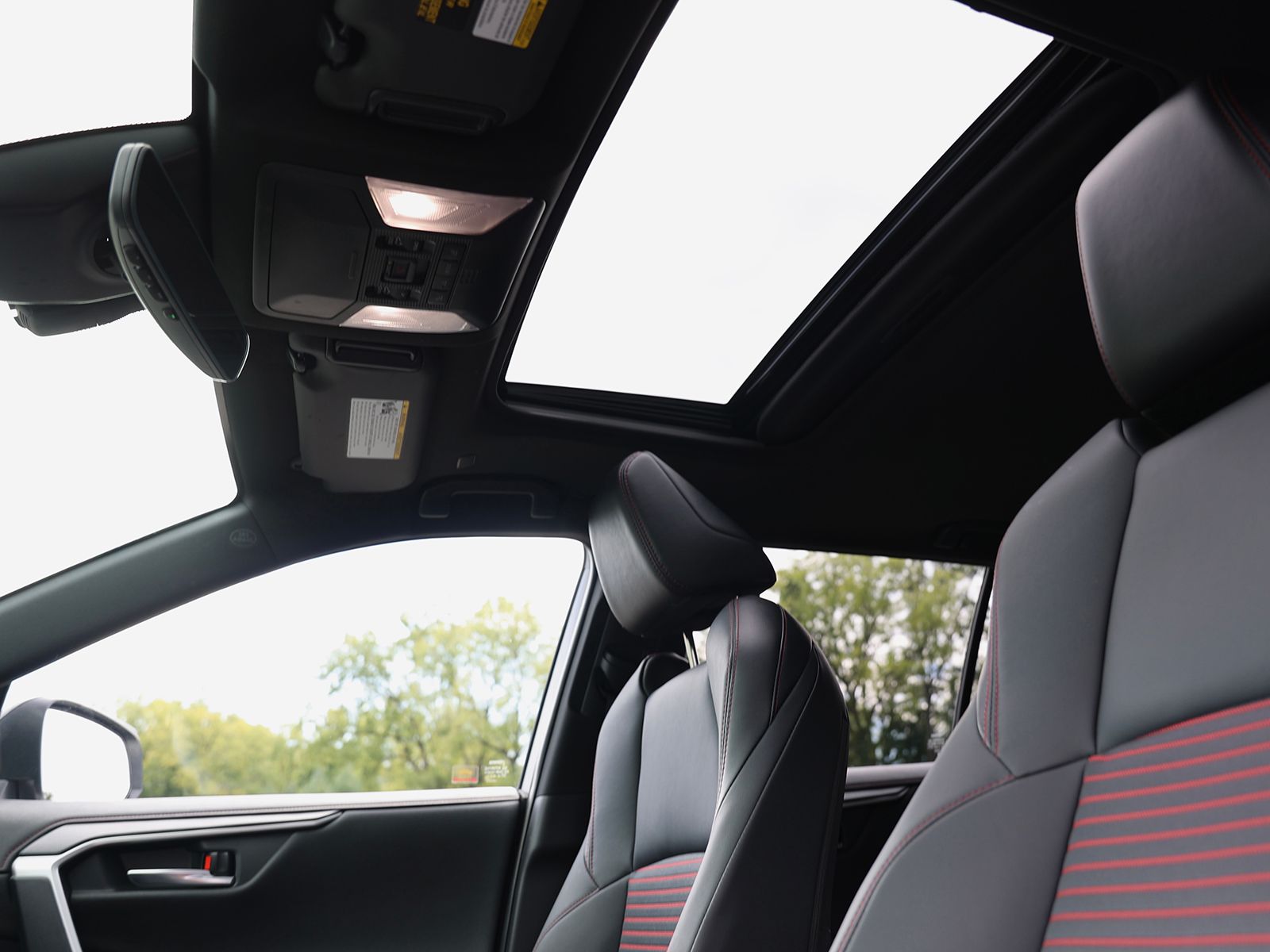 2023 Toyota RAV4 XSE - Photo 24