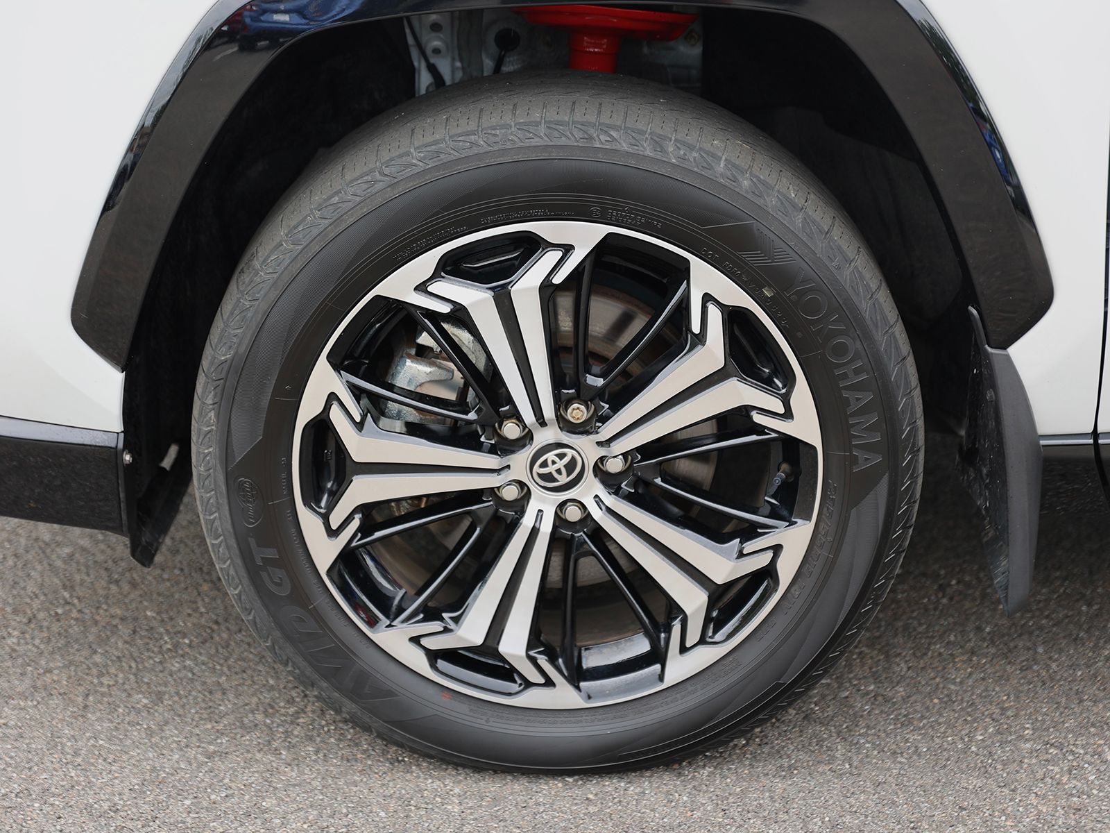 2023 Toyota RAV4 XSE - Photo 13