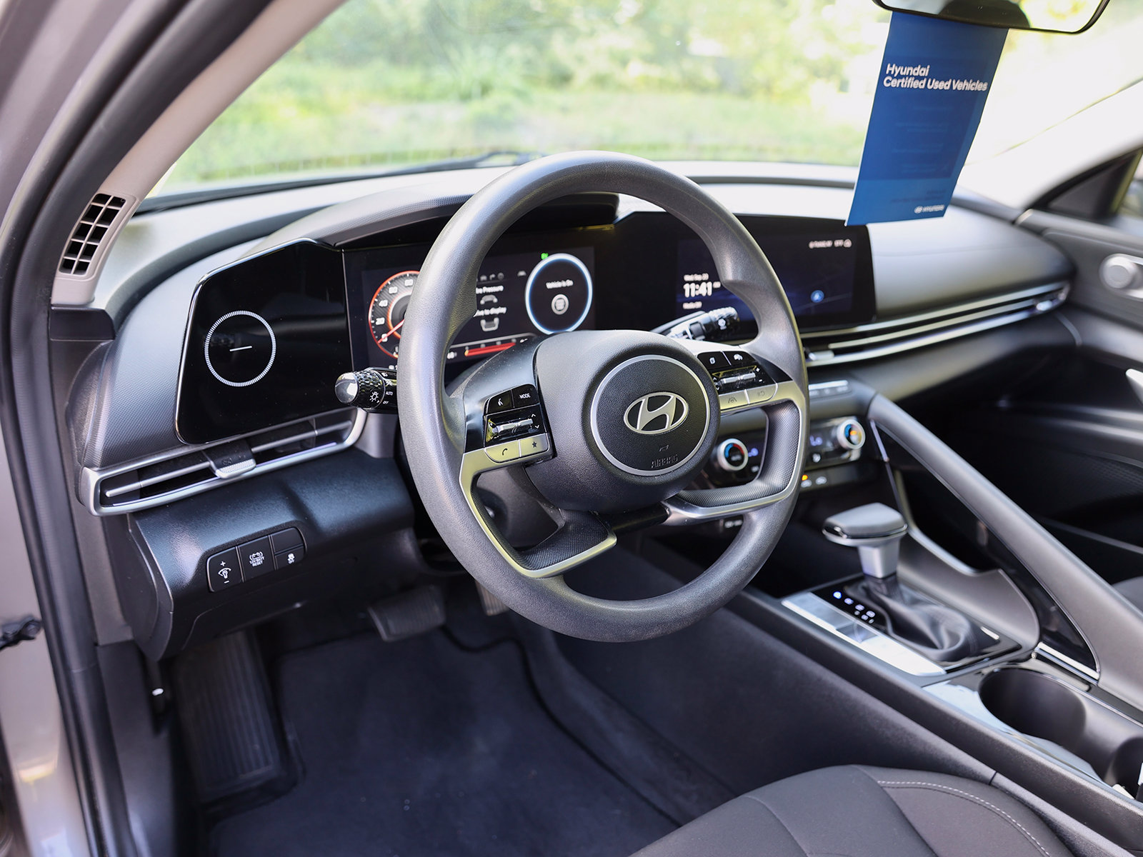 2024 Hyundai Elantra Blue - Photo 13